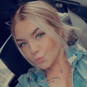 Meet your Posher, Laken